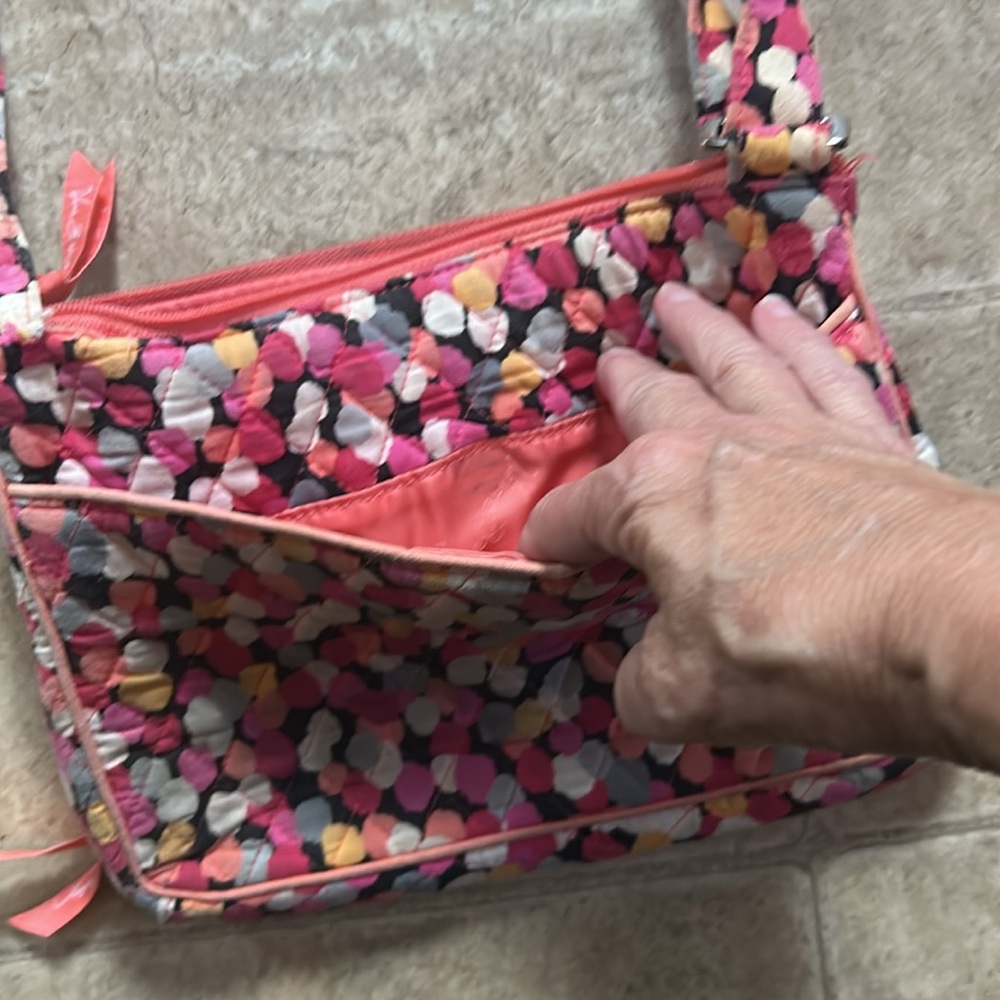 HP🎉Vera Bradley Pink and Orange Crossbody Bag with Playful Design - Picture 5 of 5